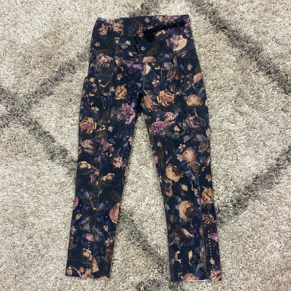 Lululemon Fast & Free Crop II Nulux 19"
Peony Multi- size 2